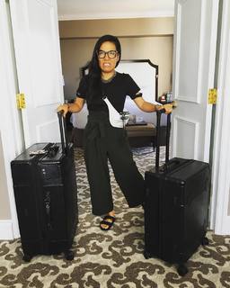 Ali Wong feet photo thumbnail
