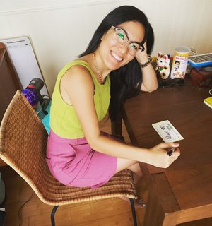 Ali Wong feet photo thumbnail