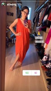 Ali Wong feet photo thumbnail