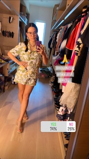 Ali Wong feet photo thumbnail