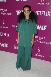 Ali Wong feet photo thumbnail