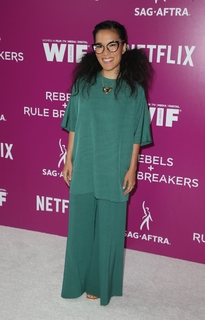 Ali Wong feet photo thumbnail