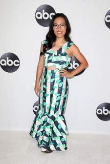 Ali Wong feet photo thumbnail
