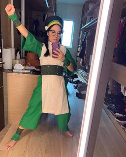 Ali Wong feet photo thumbnail