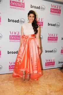 Alia Bhatt feet photo thumbnail