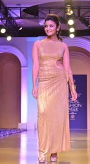 Alia Bhatt feet photo thumbnail