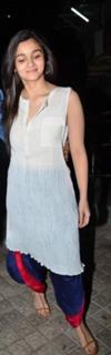 Alia Bhatt feet photo thumbnail