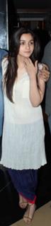 Alia Bhatt feet photo thumbnail