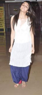 Alia Bhatt feet photo thumbnail