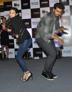 Alia Bhatt feet photo thumbnail