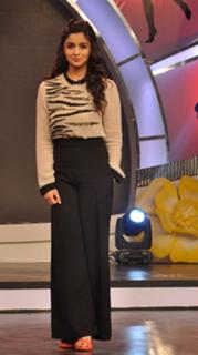 Alia Bhatt feet photo thumbnail
