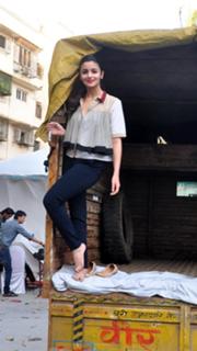 Alia Bhatt feet photo thumbnail