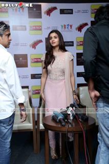 Alia Bhatt feet photo thumbnail