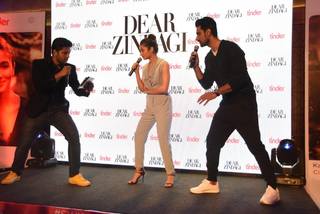 Alia Bhatt feet photo thumbnail