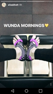 Alia Bhatt feet photo thumbnail