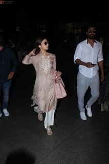 Alia Bhatt feet photo thumbnail
