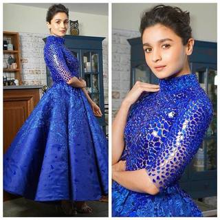 Alia Bhatt feet photo thumbnail