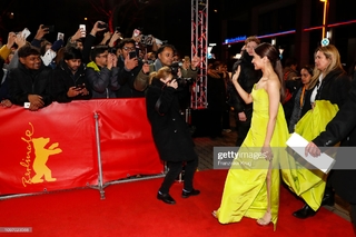 Alia Bhatt feet photo thumbnail