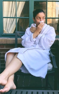 Alia Bhatt feet photo thumbnail