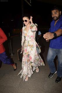 Alia Bhatt feet photo thumbnail