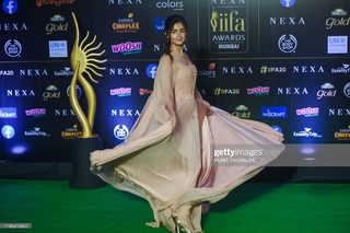 Alia Bhatt feet photo thumbnail