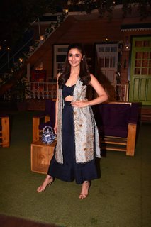 Alia Bhatt feet photo thumbnail