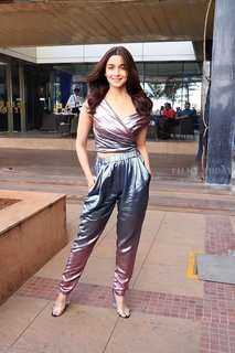 Alia Bhatt feet photo thumbnail