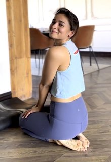Alia Bhatt feet photo thumbnail