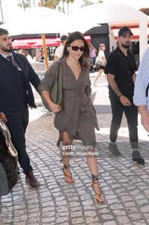 Alia Bhatt feet photo thumbnail