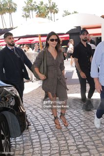 Alia Bhatt feet photo thumbnail