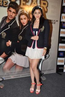 Alia Bhatt feet photo thumbnail