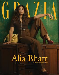 Alia Bhatt feet photo thumbnail