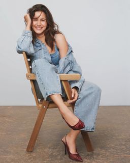 Alia Bhatt feet photo 10