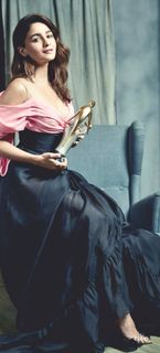 Alia Bhatt feet photo 9