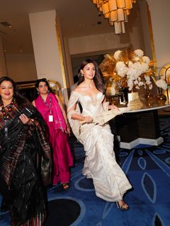Alia Bhatt feet photo 8