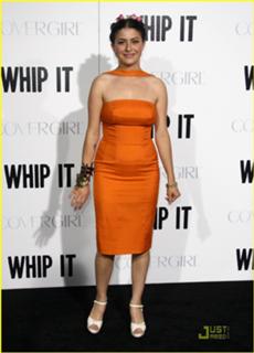 Alia Shawkat feet photo thumbnail