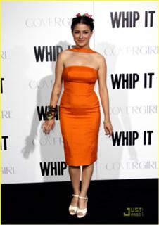 Alia Shawkat feet photo thumbnail