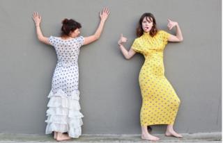 Alia Shawkat feet photo thumbnail