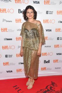 Alia Shawkat feet photo thumbnail