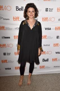 Alia Shawkat feet photo thumbnail