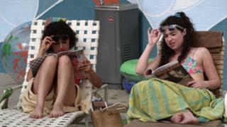 Alia Shawkat feet photo thumbnail