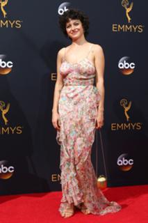 Alia Shawkat feet photo thumbnail