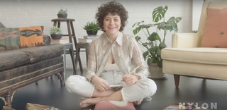 Alia Shawkat feet photo thumbnail