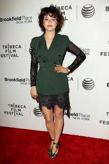 Alia Shawkat feet photo thumbnail
