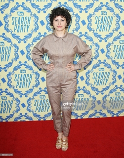 Alia Shawkat feet photo thumbnail