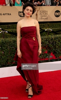 Alia Shawkat feet photo thumbnail