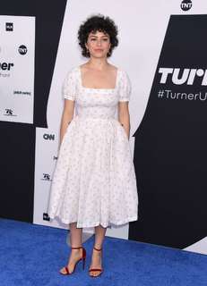 Alia Shawkat feet photo thumbnail
