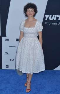 Alia Shawkat feet photo thumbnail