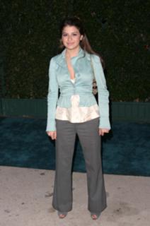 Alia Shawkat feet photo thumbnail