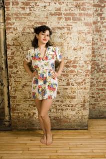 Alia Shawkat feet photo thumbnail